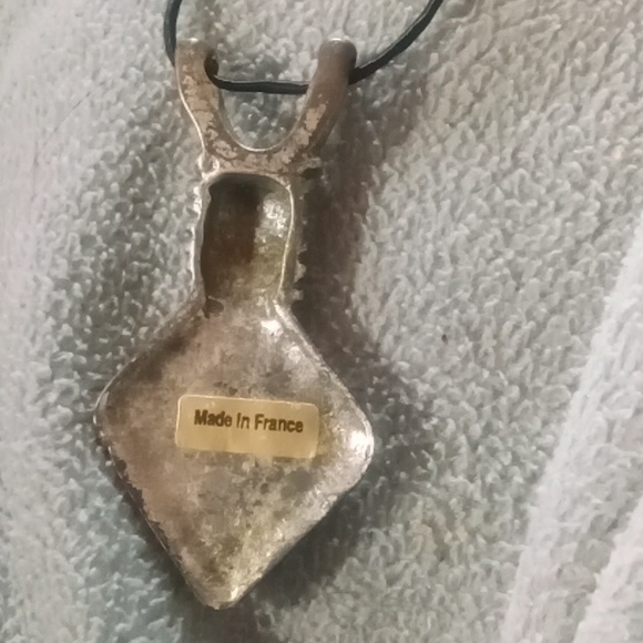 Pendant - Picture 2 of 2
